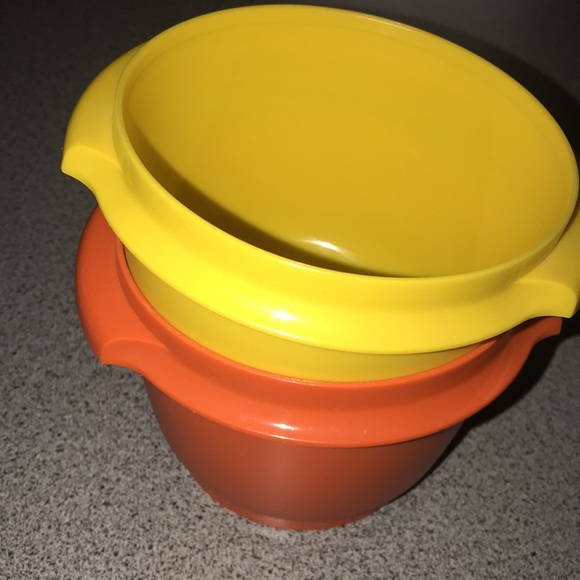Two Vintage Tupperware plastic bowls - Picture 11 of 12